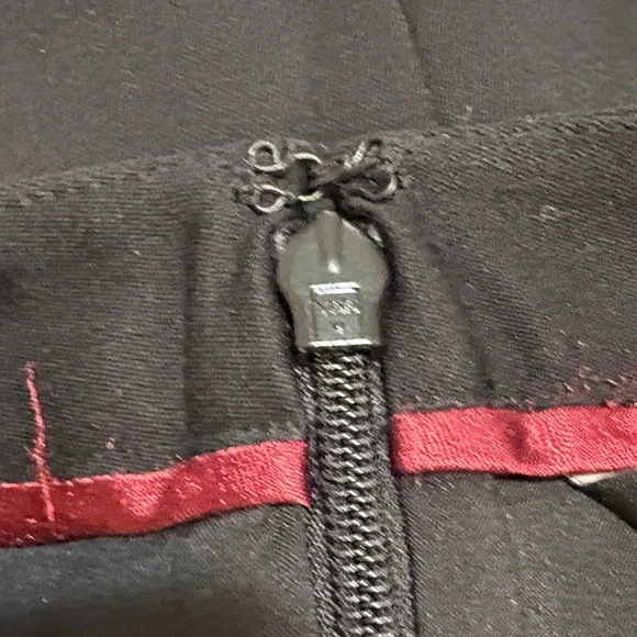 WH/BM Embellished Black Skirt Sz 4 - Picture 8 of 15